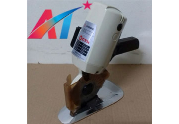 Máy cắt vãi cầm tay Octa RS100